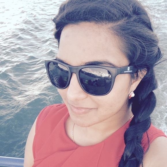 Meet your Posher, Rina - Picture 1 of 1